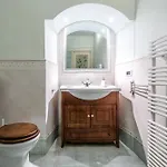 Hostly-suite Magnifica Al Borgo-central Elegance Apartment *