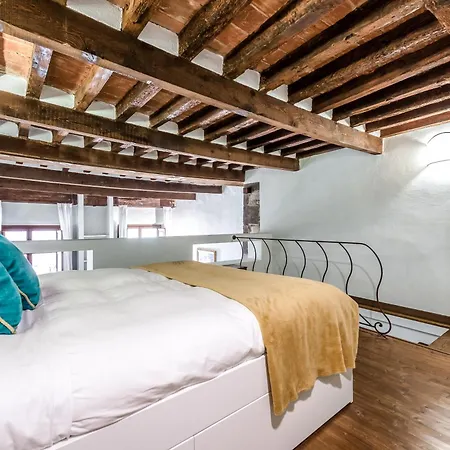 Hostly-suite Magnifica Al Borgo-central Elegance 比萨