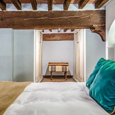 Hostly-suite Magnifica Al Borgo-central Elegance *
