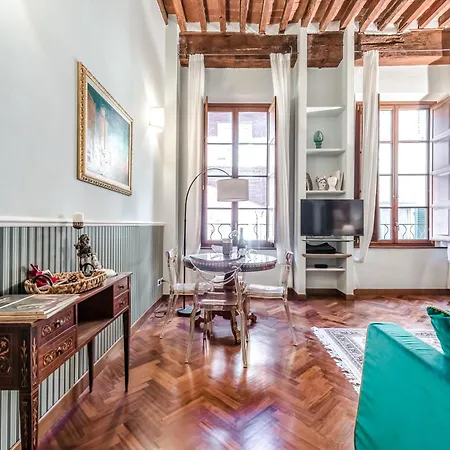 Hostly-suite Magnifica Al Borgo-central Elegance 比萨