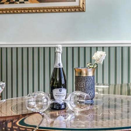 Hostly-suite Magnifica Al Borgo-central Elegance Appartement *